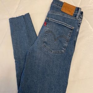 BRAND NEW Levi’s Mile High Super Skinny